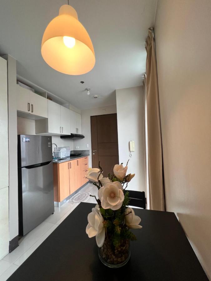 Manhattan Heights Tower D Aparthotel Manila Exterior photo